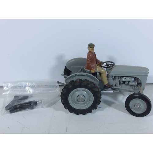 59 - Boxed Ferguson TE 20 Tractor