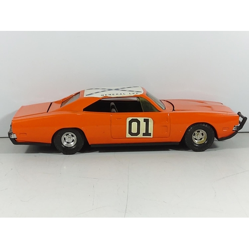 60 - Warner Bros - General Lee Model vehicle