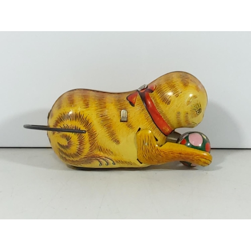 62 - Vintage tin plate toys