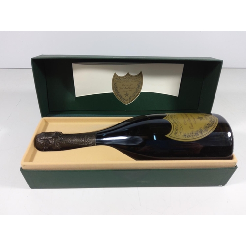 82 - Boxed bottle of Cuvee Dom Perignon Vintage 1993