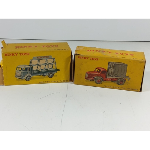 39 - 2 Boxed Dinky toys 34B, 33C