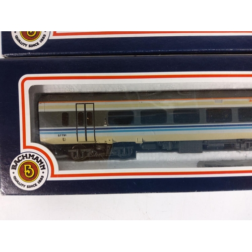 196 - Bachmann 158, 2 car set