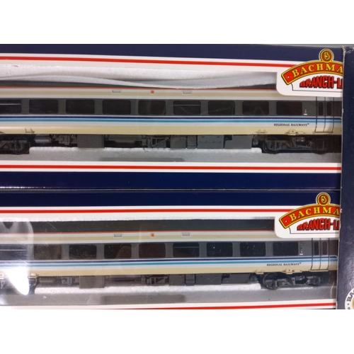 197 - Bachmann 158, 2 car set