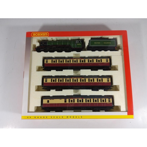 207 - boxed Hornby 3015 train pack