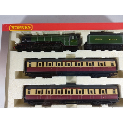 207 - boxed Hornby 3015 train pack