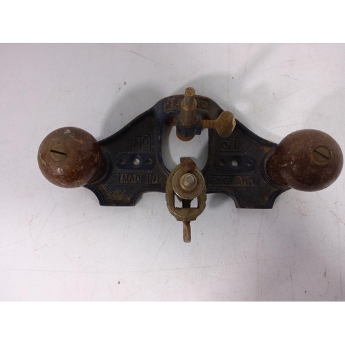 390 - 2 antique router planes