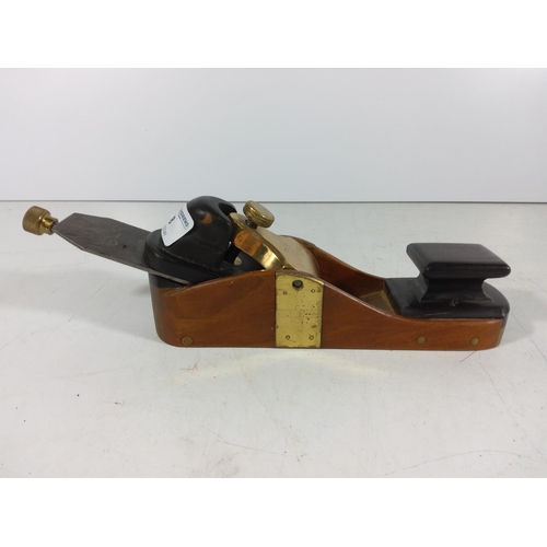 408 - Quality wooden plane