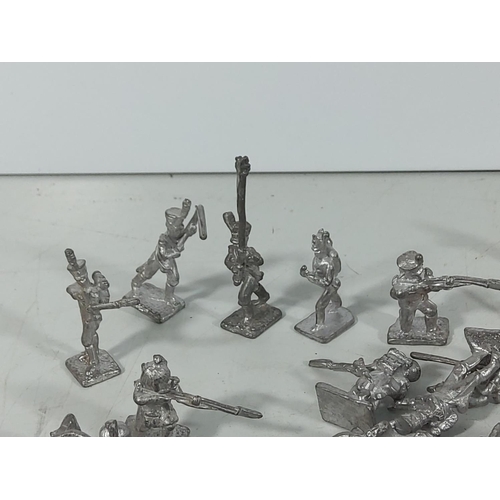 290 - Large selection of lead figures