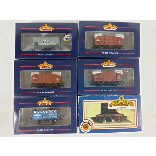 185 - 6 Bachmann rolling stock