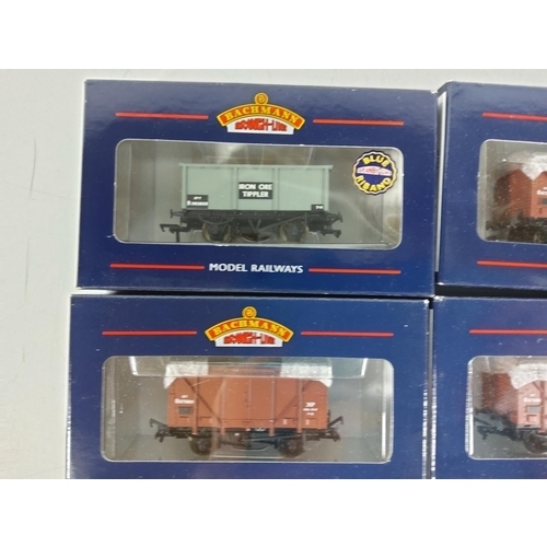 185 - 6 Bachmann rolling stock