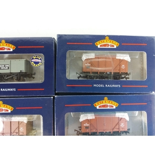 185 - 6 Bachmann rolling stock