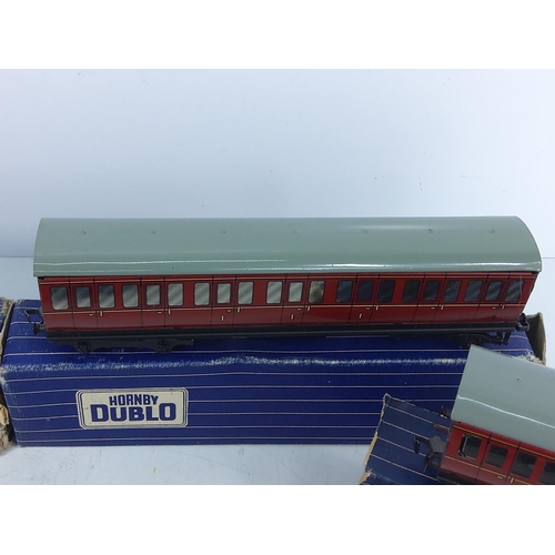 17 - 6 boxed Hornby Dublo carriages