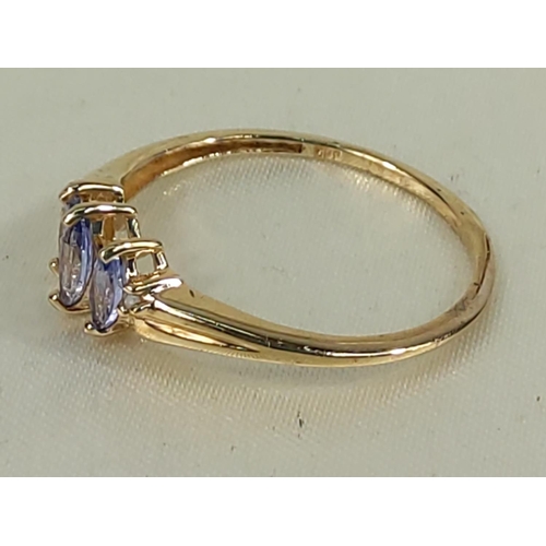 211 - 9ct gold 3 stone tanzanite ring, size U