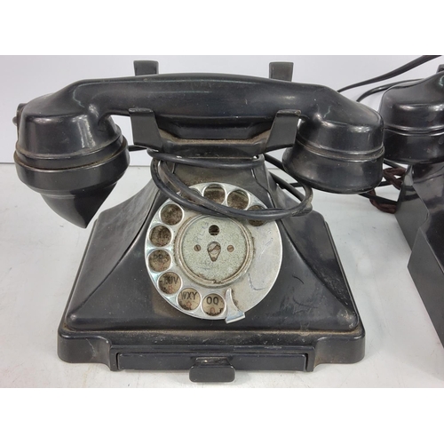 175 - 2 bakelite telephones