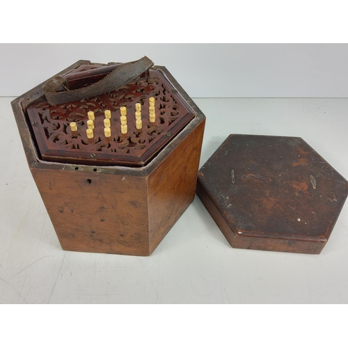 179 - Antique boxed squeeze box accordian