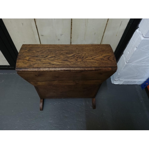 30 - Oak drop leaf table