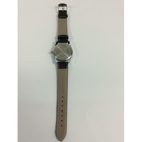 239 - Gents silver tone racing style wrist watch (no particular brand)