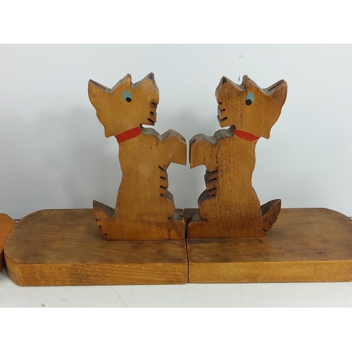 72 - 2 pairs of novelty bookends