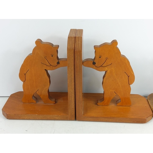 72 - 2 pairs of novelty bookends