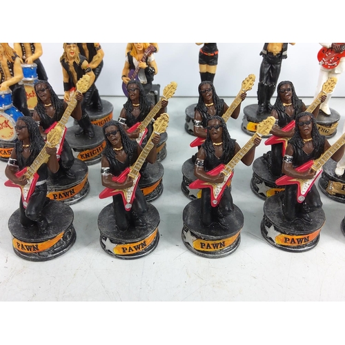 94 - Jazz and rock band chess set