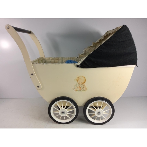 116 - Vintage dolls pram, 56cms in height