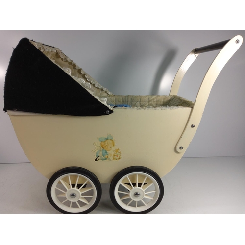 116 - Vintage dolls pram, 56cms in height