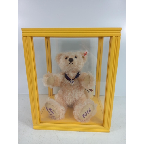 100 - Cased Stieff Royal Commemorative bear