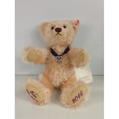 100 - Cased Stieff Royal Commemorative bear