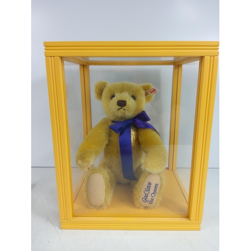 101 - Cased Stieff Royal Commemorative bear