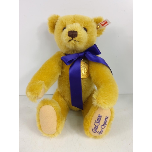 101 - Cased Stieff Royal Commemorative bear