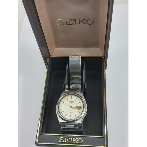 152 - Vintage boxed Seiko watch, model 7009-876a