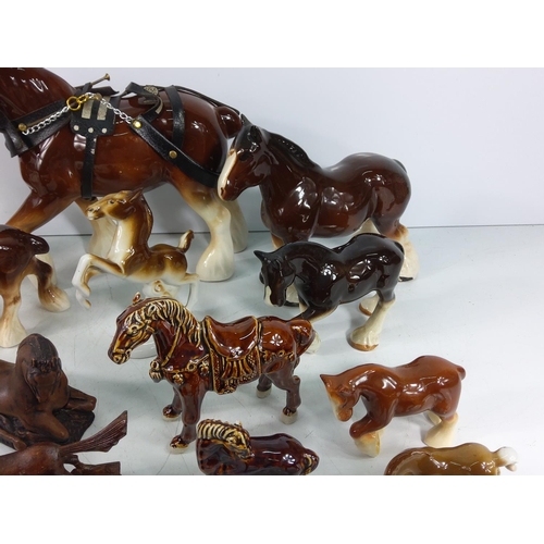 24 - Box of stoneware and box of horse figures