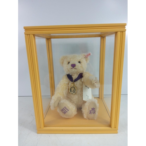 99 - Cased Stieff Royal Commemorative bear