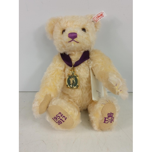 99 - Cased Stieff Royal Commemorative bear