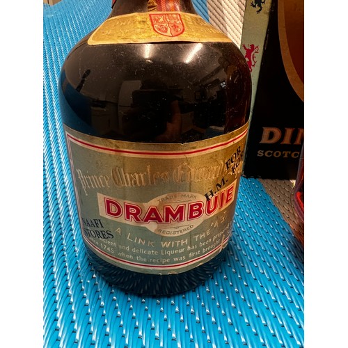 117 - Bottle of Dimple Whiskey and bottle of Drambuie