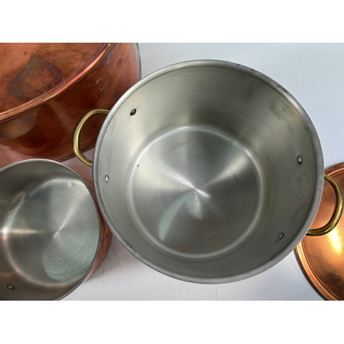 17 - Various vintage copper pans and cook ware