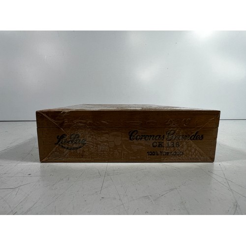 66 - New and sealed box of 25 Cigars Coronas Grandes