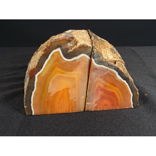 95 - Polished agate bookends and agate slice, largest being 16cms tall