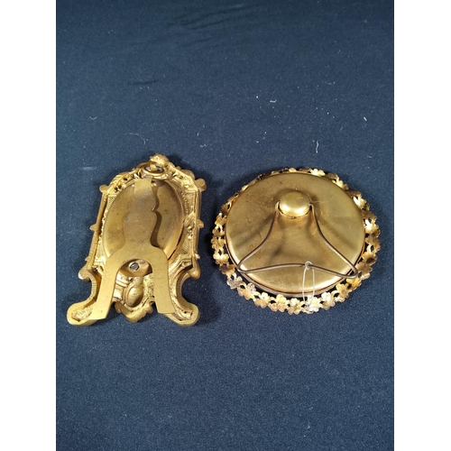 186 - Antique gilded double frame and single frame, single frame being 8 x 6cms