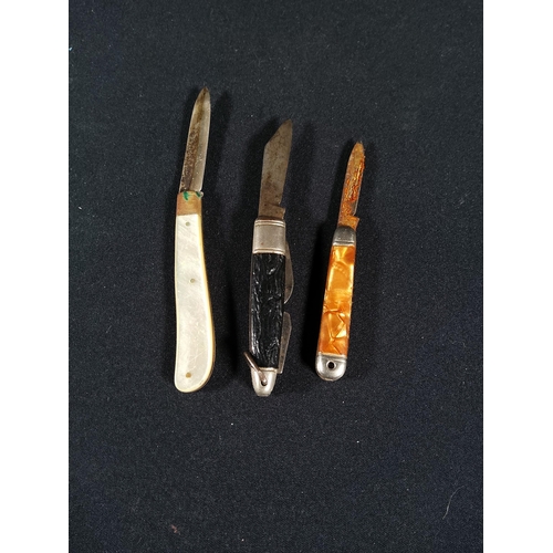 194 - Silver bladed fruit knife, 2 other fruit knives and cut throat razor