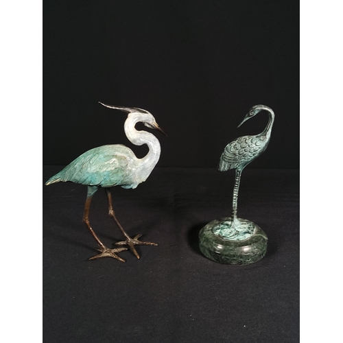 204 - Large cast bronze bird and cast bronze bird on marble base, 17cms in height