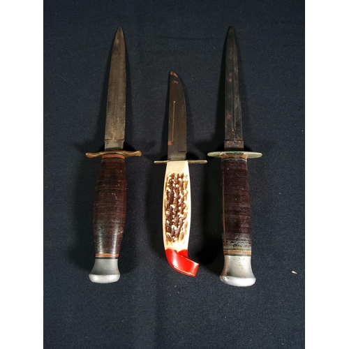 206 - 3 vintage sheath knives