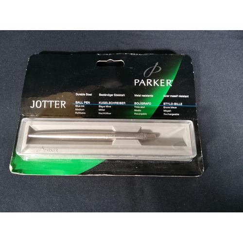 311 - Boxed pair of parker pens and a parker jotter