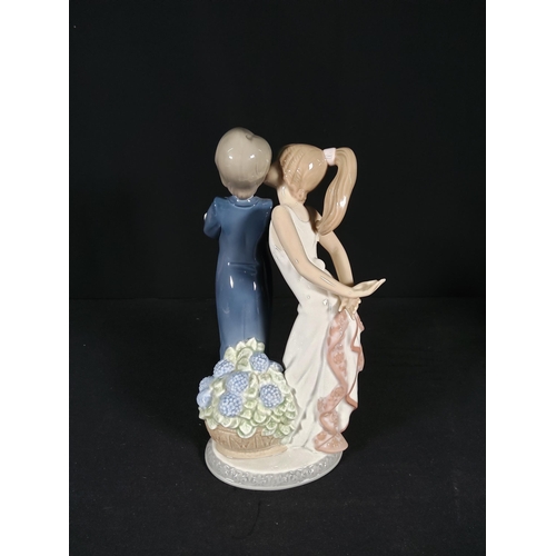 280 - 3 Lladro and 2 Nao porcelain figures