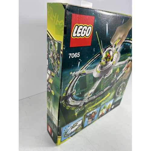 406 - LEGO set 7065 Alien Mothership