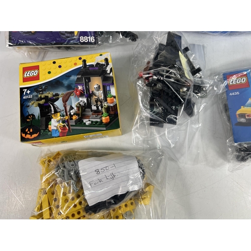 454 - 8 various LEGO sets