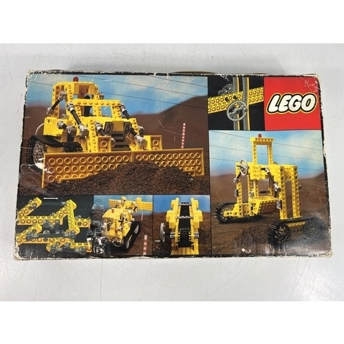 443 - LEGO set 856 Bulldozer