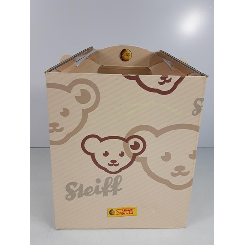 557 - Boxed collectable Steiff Polar bear