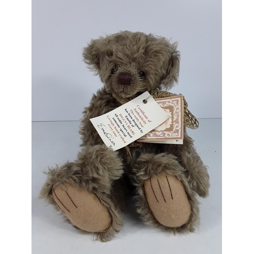 559 - Higgys 'Chester' collectable jointed bear