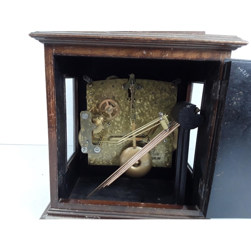 583 - Vintage 1930's mahogany Perivale cased, chiming bracket clock with keys, 28 x 22 x 17cms